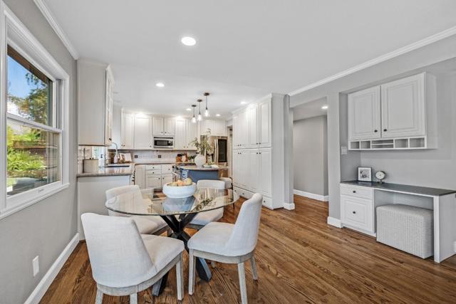 331 Idyllwild Court, Redwood City CA: https://media.crmls.org/mediaz/2250741a-5f90-46ae-8a28-0712c724eaa9.jpg