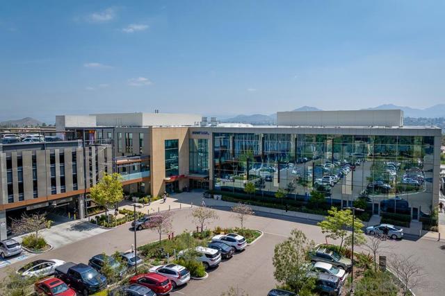 11289 Silver Buckle Way, San Diego CA: https://media.crmls.org/mediaz/2250e664-9dbb-48a3-add5-338e8a6c74f7.jpg