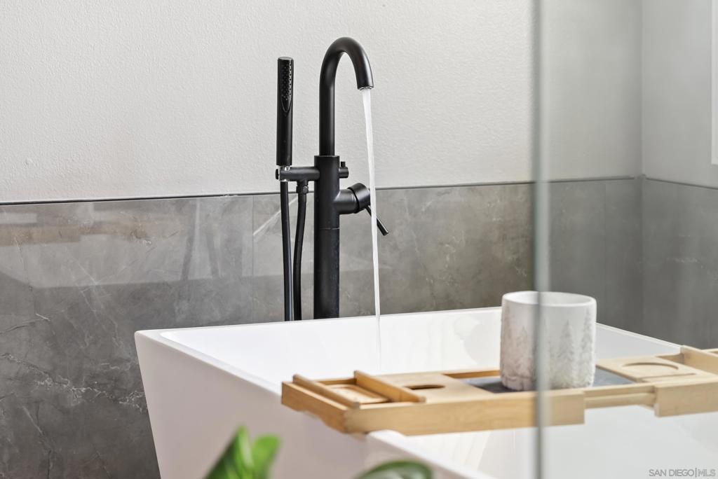 MLS #250032415SD img 30