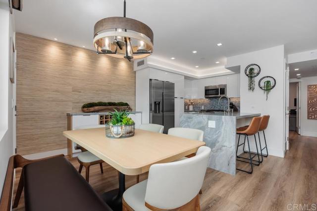 105 Mangano Circle, Encinitas CA: https://media.crmls.org/mediaz/2253a26e-9a29-4554-963f-22f2e1ce72ab.jpg