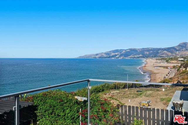 7007 Birdview Avenue, Malibu CA: https://media.crmls.org/mediaz/2253a99b-26c1-4ab5-855d-84982a884e15.jpg