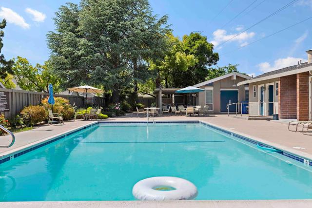 105 Milmar Way, Los Gatos CA: https://media.crmls.org/mediaz/2253b675-f38e-4d77-91f0-36c3ef51822a.jpg