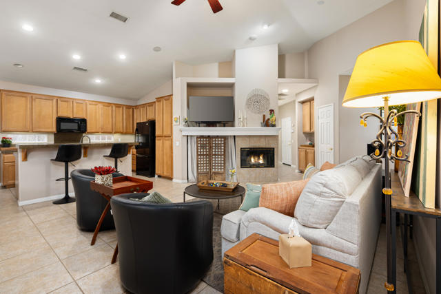 45595 Banff Springs Street, Indio CA: https://media.crmls.org/mediaz/22545866-9608-4a15-9c52-20b883ce7a14.jpg