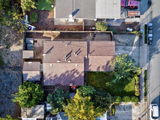 2509 Illinois Street, East Palo Alto CA: https://media.crmls.org/mediaz/225460d3-e9ff-4f14-8b7e-a462777f7eca.jpg