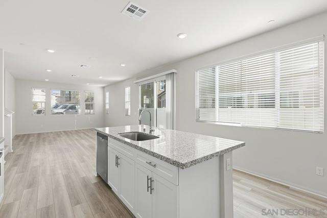 Image 11 of 40 For 40486 Melrose Dr