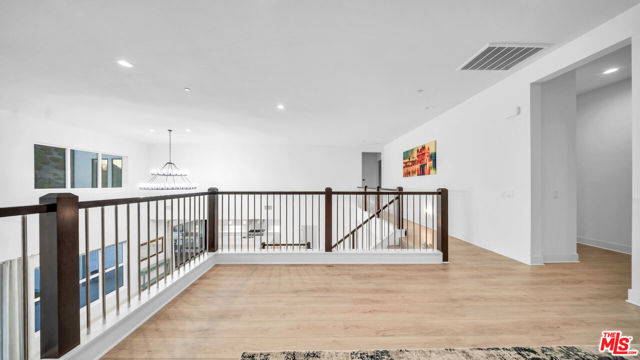 12553 N Ridgeline Road, Porter Ranch CA: https://media.crmls.org/mediaz/22551e15-40fe-4d5c-bff5-3071a39c7c39.jpg