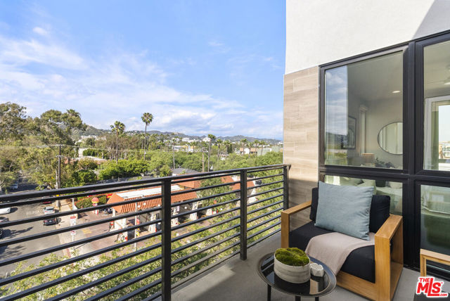 7428 Santa Monica Boulevard, 301 photo 8