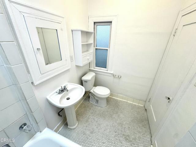 Detail Gallery Image 18 of 22 For 139 N Kenmore Ave, Los Angeles,  CA 90004 - 2 Beds | 1 Baths