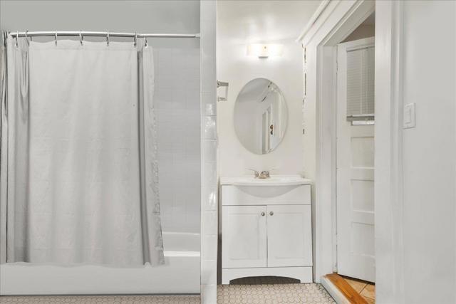 262 Hawthorne Avenue, Palo Alto CA: https://media.crmls.org/mediaz/225583eb-8c64-4172-9477-e4977a929b97.jpg