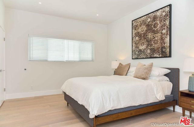 1818 Thayer Avenue, Los Angeles CA: https://media.crmls.org/mediaz/2255a99c-cbe7-4a0a-8167-ac5d266ce772.jpg