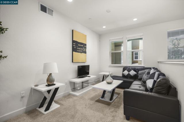 38976 Primula Ter, Newark CA: https://media.crmls.org/mediaz/2255d97d-9aac-4afc-a0c3-03a312be45a4.jpg