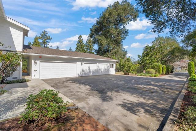 14721 Live Oak Lane, Saratoga CA: https://media.crmls.org/mediaz/2255ddc0-4480-4301-ba01-acfd6d529093.jpg