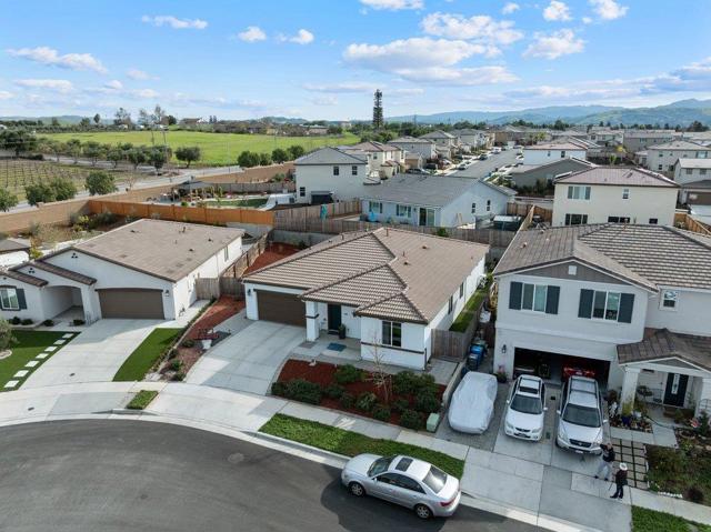 2111 Rosewood Drive, Hollister CA: https://media.crmls.org/mediaz/2255fb01-6a4e-46b1-9081-387e2fbb117a.jpg