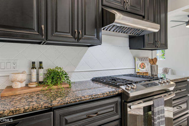 Detail Gallery Image 6 of 17 For 967 N El Molino Ave, Pasadena,  CA 91104 - 3 Beds | 2 Baths