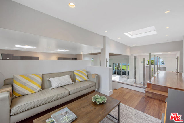 1312 Shoreline Drive, Santa Barbara CA: https://media.crmls.org/mediaz/22562a2d-160c-4805-9da0-22b1b6dab546.jpg