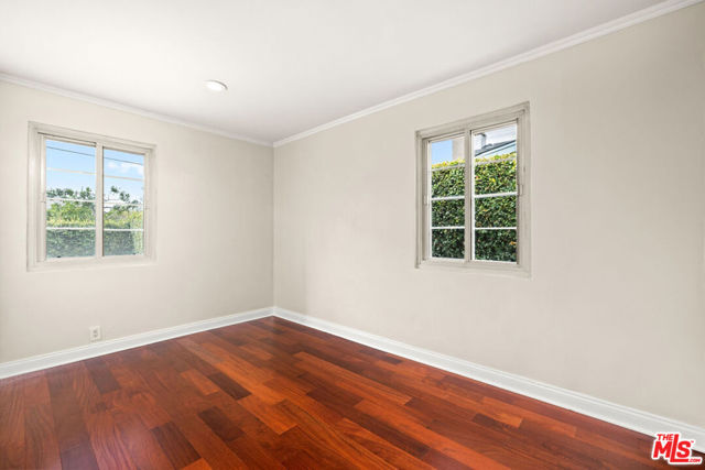 427 W Manchester Avenue, Playa del Rey CA: https://media.crmls.org/mediaz/225656c2-b860-4b47-84c1-c2f948bcb215.jpg