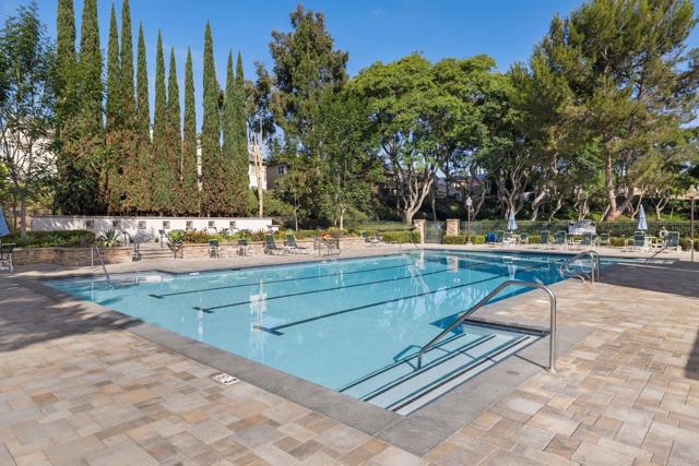 Detail Gallery Image 3 of 34 For 9753 W Canyon #4,  San Diego,  CA 92123 - 3 Beds | 2/1 Baths