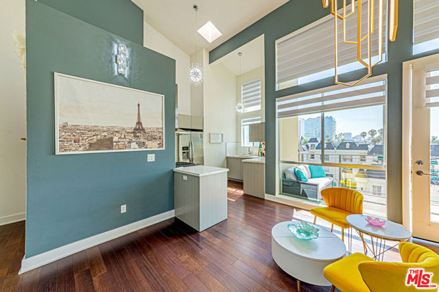 600 S Ridgeley Drive, Los Angeles CA: https://media.crmls.org/mediaz/2256d5d2-148d-49c7-af23-dab6255241c9.jpg