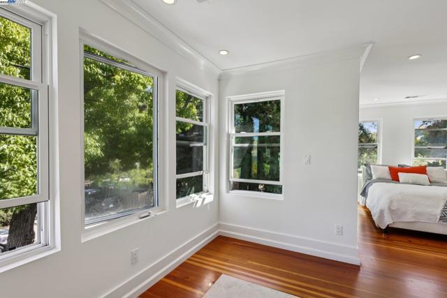 1333 Warren St, Martinez CA: https://media.crmls.org/mediaz/2257396c-3e5c-4051-af9d-9b353bb50d10.jpg