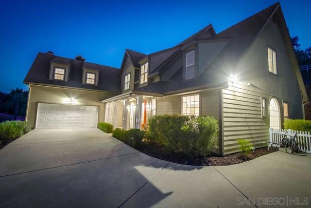 2543 Daisy Ln, Fallbrook CA: https://media.crmls.org/mediaz/2257bcdf-c84f-42eb-85ce-6a199d0027e2.jpg