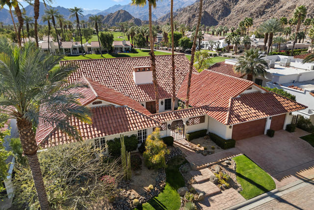 77175 Avenida Arteaga, La Quinta CA: https://media.crmls.org/mediaz/2257d341-a610-4fc2-a60b-a237850378a5.jpg