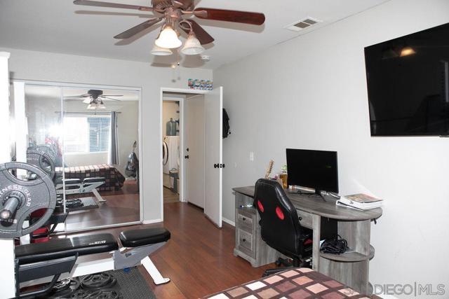 1419 Hummingbird Way, Hemet CA: https://media.crmls.org/mediaz/22583d0e-9413-459f-b30a-ac8df59ce53f.jpg