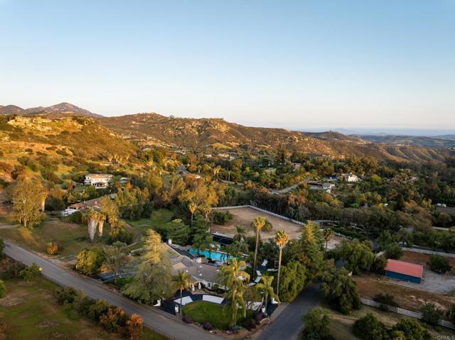 15017 Skyridge Road, Poway CA: https://media.crmls.org/mediaz/2258749f-70fc-4849-a507-9ee1b7e56ad2.jpg