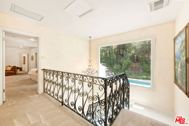 1148 COLDWATER CANYON Drive, Beverly Hills CA: https://media.crmls.org/mediaz/22588876-0fc1-4b9c-84b9-0b14cbf3bbc0.jpg