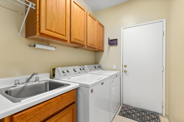78664 Platinum Drive, Palm Desert CA: https://media.crmls.org/mediaz/2258e6fe-722c-44a7-a01e-7e53d1c980cd.jpg