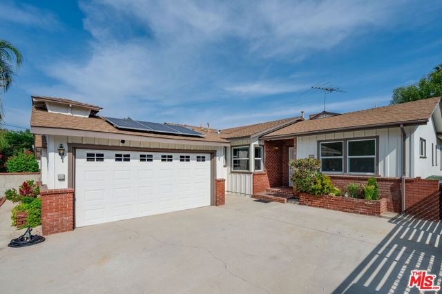 6938 Balboa Boulevard photo 2
