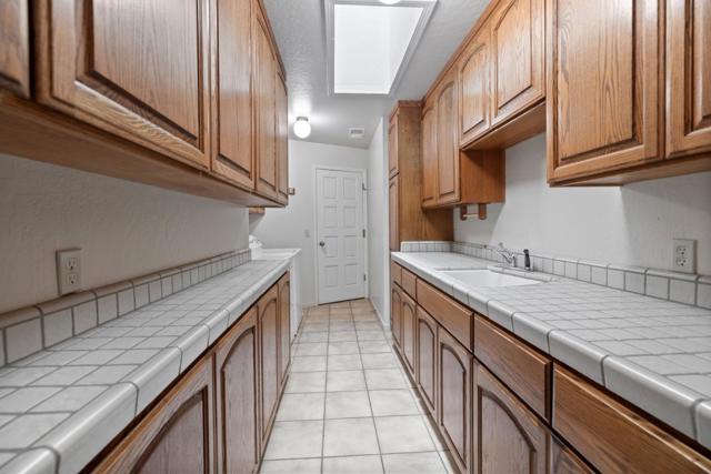 1091 Valley View Court, Los Altos CA: https://media.crmls.org/mediaz/2259c5e1-c3ba-443c-a40d-cfb0856353cb.jpg