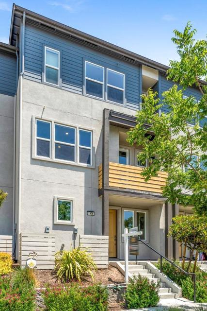 1976 Tarob Court, Milpitas CA: https://media.crmls.org/mediaz/2259cf07-4521-4e28-b30f-54f66bf89719.jpg