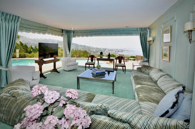 8294 Prestwick Dr, La Jolla CA: https://media.crmls.org/mediaz/225a6751-fd4c-4282-a851-2253c77ee57f.jpg