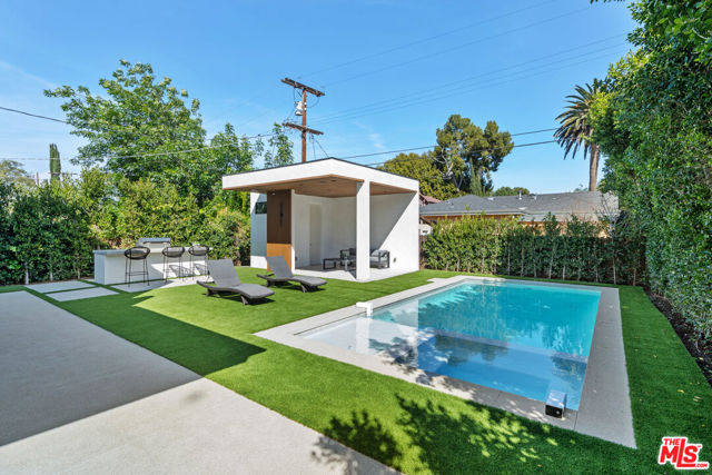 4818 Norwich Avenue, Sherman Oaks CA: https://media.crmls.org/mediaz/225abd32-7643-402f-9d85-bd542626020c.jpg
