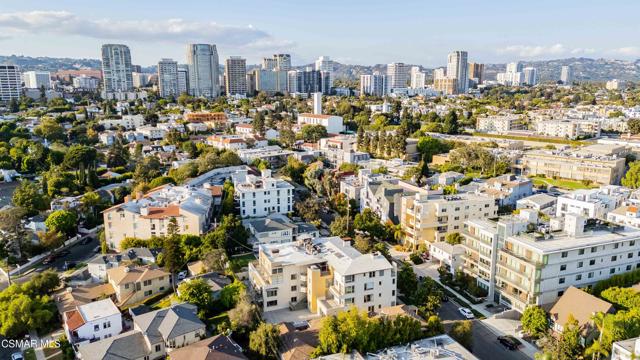1645 Malcolm Avenue, Los Angeles CA: https://media.crmls.org/mediaz/225bf8ba-9a38-49b9-a217-7f10b70b44bc.jpg