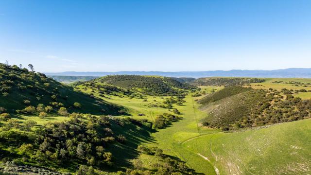 54800 Lonoak Road, King City CA: https://media.crmls.org/mediaz/225c4e08-a854-4f6a-82d7-cdc20c3bb2b9.jpg