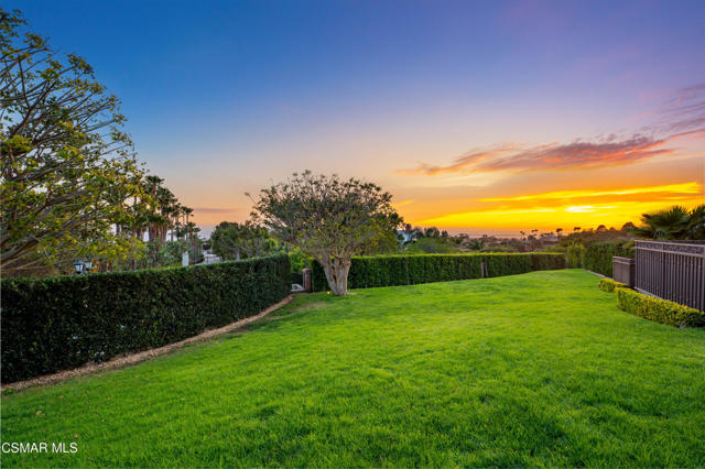 5810 Zumirez Drive, Malibu CA: https://media.crmls.org/mediaz/225c6643-e607-4f12-9c8b-7386a3ffaecc.jpg