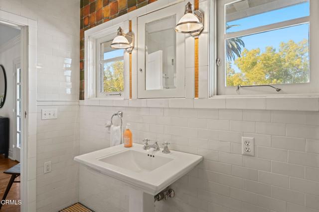 Detail Gallery Image 42 of 56 For 928 S El Molino Ave, Pasadena,  CA 91106 - 5 Beds | 5/1 Baths