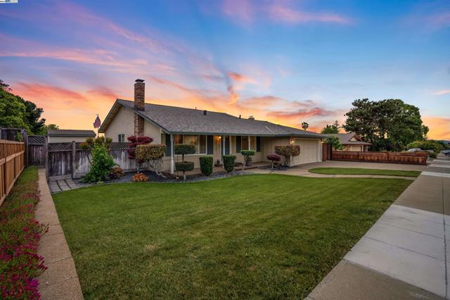 2845 Briarwood Dr, Livermore CA: https://media.crmls.org/mediaz/225d08fc-521c-452e-9425-d532470fcb0d.jpg