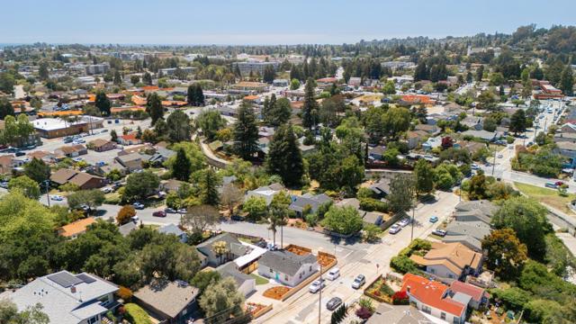 148 Reed Way, Santa Cruz CA: https://media.crmls.org/mediaz/225d6d81-9845-49b6-9607-d73628238807.jpg