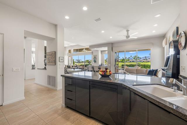424 White Horse Trail, Palm Desert, CA 92211