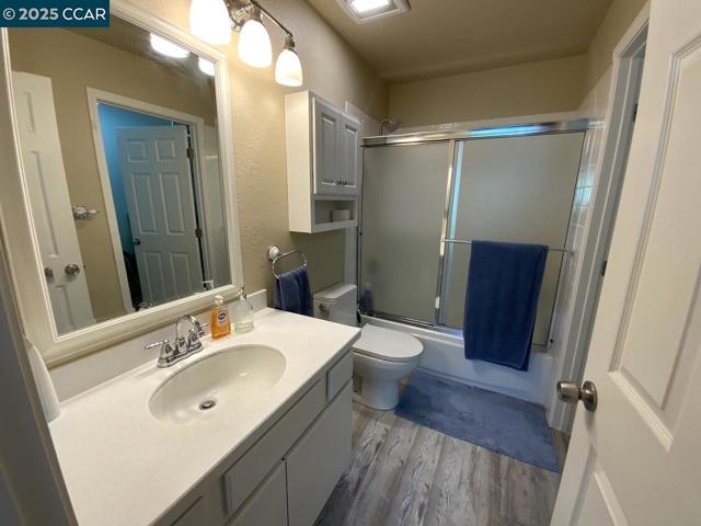 205 Compton Cir, San Ramon CA: https://media.crmls.org/mediaz/225efb02-7080-4a6e-9acc-1e87824430ad.jpg