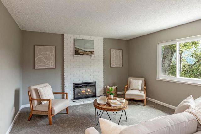 21525 Madrone Drive, Los Gatos CA: https://media.crmls.org/mediaz/225f605e-660d-4e11-b63a-bf26afaeca13.jpg