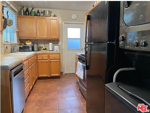 15031 15033 Hartland Street, Van Nuys CA: https://media.crmls.org/mediaz/225f82b8-2bb7-4d00-9df3-61c2af69f33b.jpg