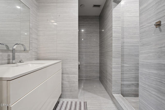 Detail Gallery Image 27 of 41 For 329 Westbourne Dr, West Hollywood,  CA 90048 - 2 Beds | 3 Baths