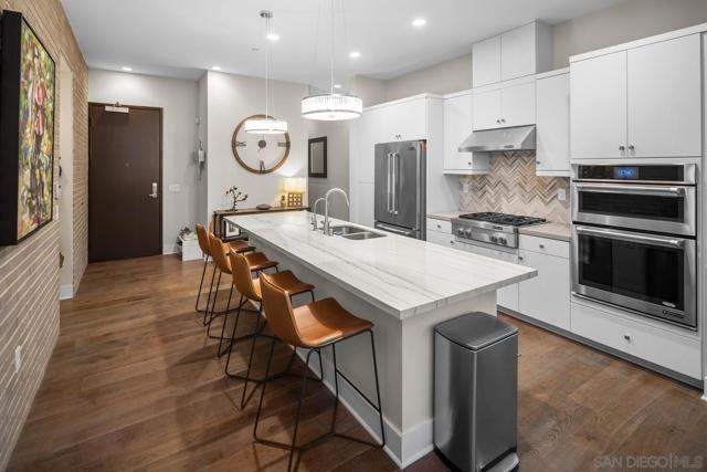 8509 Aspect Dr, San Diego CA: https://media.crmls.org/mediaz/225fbb9b-28ee-4ddd-bc00-b47f09f6700f.jpg