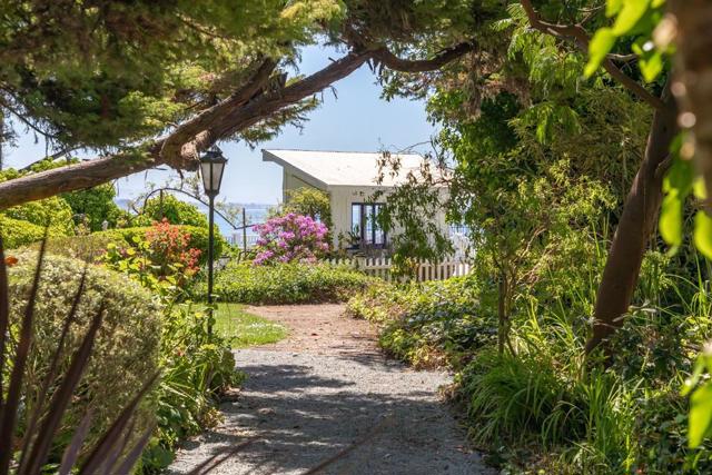 620 El Salto Drive, Capitola CA: https://media.crmls.org/mediaz/225fc47d-21c9-48b9-8c2f-cc41f93f28ac.jpg