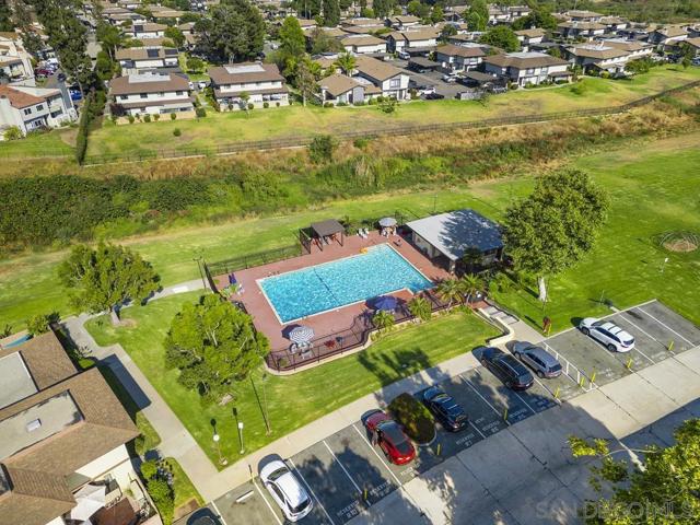 209 Otay Valley Rd, Chula Vista, California 91911, 3 Bedrooms Bedrooms, ,1 BathroomBathrooms,Townhouse,For Sale,Otay Valley Rd,240015444SD