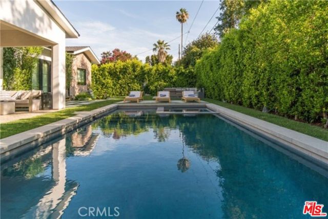 5107 Gaynor Avenue, Encino CA: https://media.crmls.org/mediaz/22607b7f-680c-4e9b-b35d-fbf0ee406df1.jpg