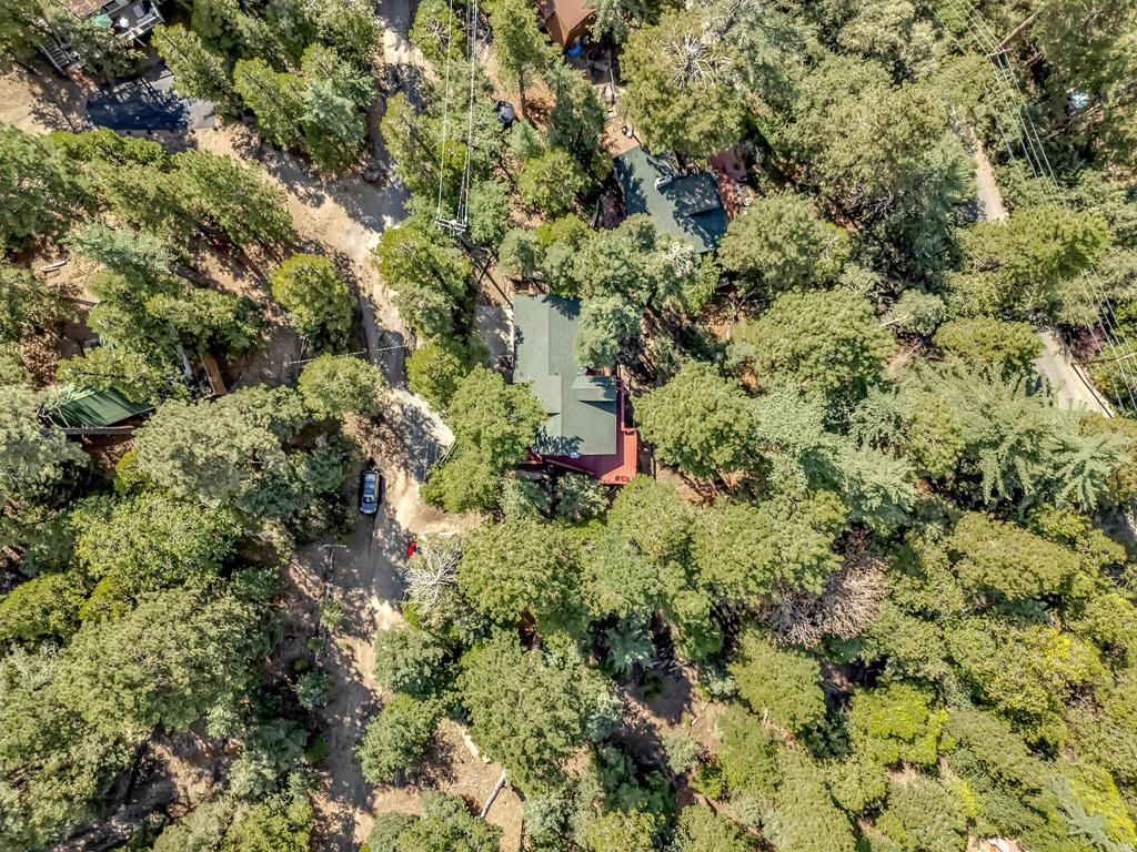 https://media.crmls.org/mediaz/22609da1-76a2-40e9-a656-ce6035d244ae.jpg?preset=X-Large